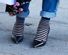 this-unexpected-accessory-is-making-ugly-pretty-cool-again-1639353-1454074068.640x0c